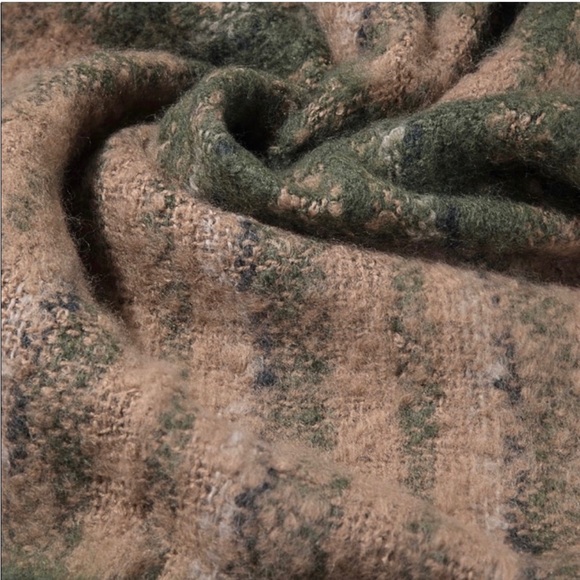 Plaid Bouclé Scarf - Picture 7 of 7